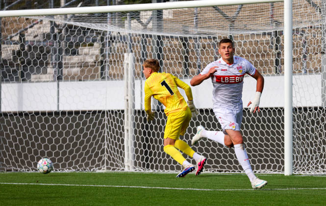 20.10.2026, Stuttgart, Fußball U19 Champions League, Saison 2026 2027, U19 YouthLeague VfB Stuttgart vs. Atletico Madrid, Jubel nach dem 1:1 Tor, Torschütze Enis Redzepi (VfB)