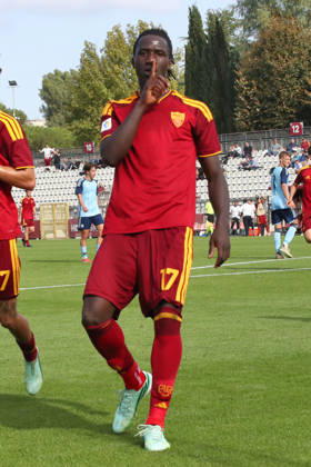 IPA89951955 - October 20, 2026 UEFA Youth League Spring Season: AS Roma vs. SK Slovan Bratislava. Pictured: Camara celebrates (Photo by Gino Mancini)  Copyright: xGinoxMancini IPAxSportx xx IPA89951955 IPA89951955