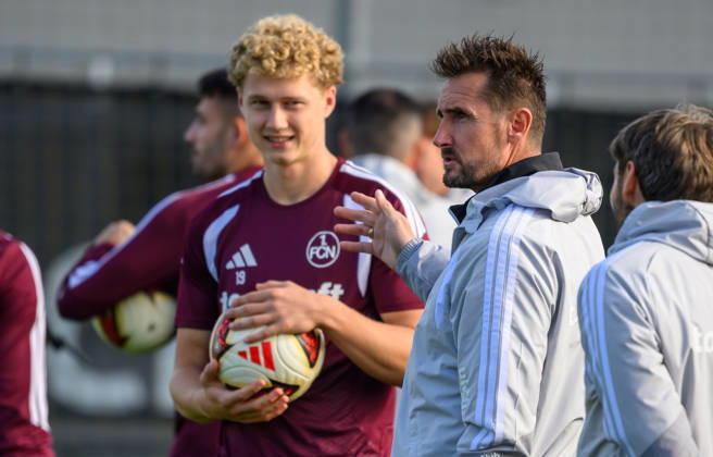 20.10.2026 - Fussball - 2. Fussball - Bundesliga - Saison 2026 2027 - 1. FC Nürnberg Nuernberg FCN ( Club ) - Training - Sportfoto Zink - xwoxzix - Piet Scobel (19, 1. FC Nürnberg FCN ) Miroslav Miro Klose ( Trainer 1. FC Nürnberg FCN )