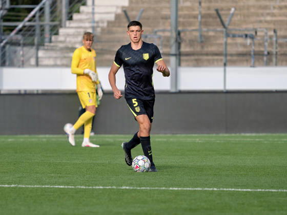 Freisteller: Javi Tena (Atletico Madrid, 05) am Ball, Ganzkoerper Einzelbild Archiv Freigestellt GER, Fussball, VfB Stuttgart vs. Atletico Madrid, UEFA Youth League, 3. Spieltag, Stuttgart, Saison 2026 2027, 20.10.2026 GER, Fussball, VfB Stuttgart vs. Atletico Madrid, UEFA Youth League, 3. Spieltag, Stuttgart, Saison 2026 2027, 20.10.2026 Stuttgart Copyright: xCarstenxSchweringx EP_CSG
