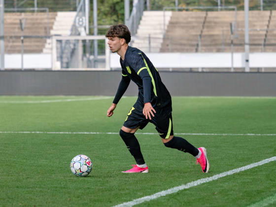 Oscar Parejo (Atletico Madrid, 03) am Ball GER, Fussball, VfB Stuttgart vs. Atletico Madrid, UEFA Youth League, 3. Spieltag, Stuttgart, Saison 2026 2027, 20.10.2026 GER, Fussball, VfB Stuttgart vs. Atletico Madrid, UEFA Youth League, 3. Spieltag, Stuttgart, Saison 2026 2027, 20.10.2026 Stuttgart Copyright: xCarstenxSchweringx EP_CSG