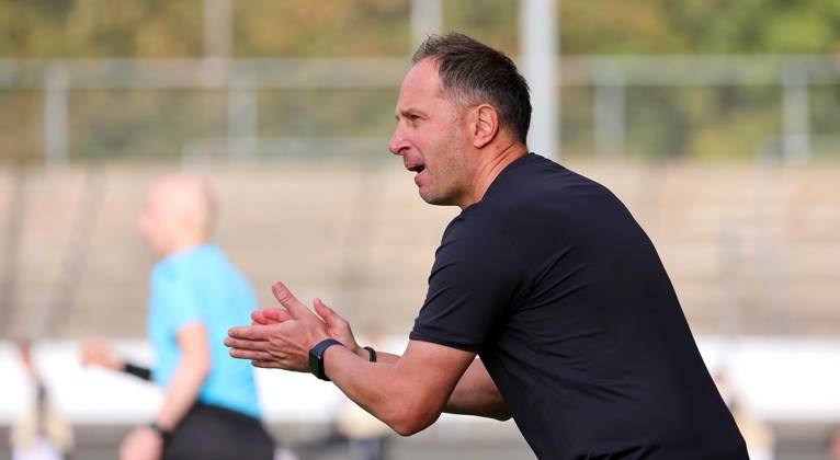 20.10.2026, Stuttgart, Fußball U19 Champions League, Saison 2026 2027, U19 YouthLeague VfB Stuttgart vs. Atletico Madrid, VfB Trainer Tobias Rathgeb