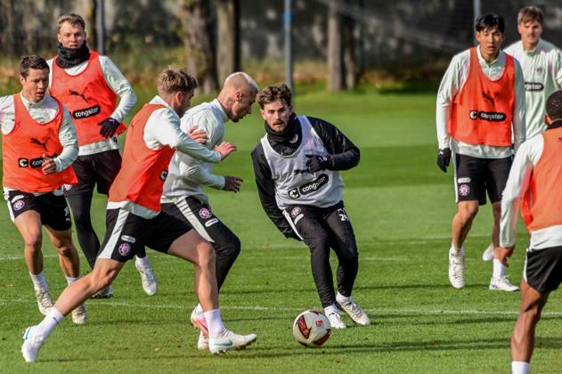 Marcus Mathisen Louis Oppie Connor Metcalfe ( Pauli ) Deutschland , Hamburg , Trainingsgelände an der Kollaustrasse , Fussball , 2. Bundesliga , FC St Pauli