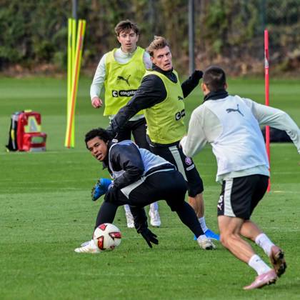 Joel Chima Fujita Scott Banks Eric Smith Adam Dzwigala ( Pauli ) Deutschland , Hamburg , Trainingsgelände an der Kollaustrasse , Fussball , 2. Bundesliga , FC St Pauli
