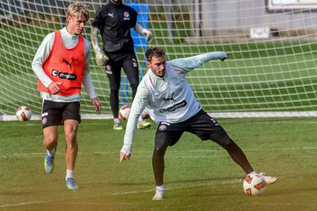 Sam Klein Lars Ritzka ( Pauli ) Deutschland , Hamburg , Trainingsgelände an der Kollaustrasse , Fussball , 2. Bundesliga , FC St Pauli