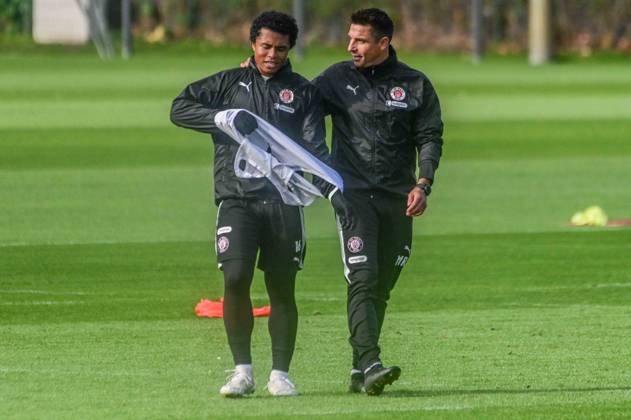 Joel Chima Fujita Trainer Marcel Rapp ( Pauli ) Deutschland , Hamburg , Trainingsgelände an der Kollaustrasse , Fussball , 2. Bundesliga , FC St Pauli