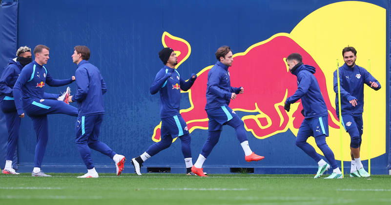 RB Leipzig - Training Champions League Leipzig, 20.10.2026, RB Akademie, UEFA Champions League , RB Leipzig - Abschlusstraining am Vortag von Real Madrid v. RBLeipzig , Im Bild v.l.: Antonio Nusa, Lukas Klostermann, Willi Orban, Benjamin Henrichs, Rocco Reitz, Christoph Baumgartner und Max Finkgräfe Finkgraefe (alle RB Leipzig) ,