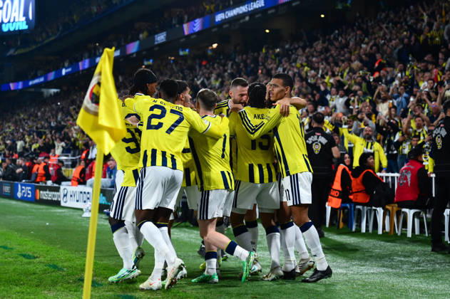 Fenerbahce v Slavia Praha - UEFA Champions League ISTANBUL, TURKIYE - OCTOBER 20: Oguz Aydin (70) of Fenerbahce celebrates with his teammates after scoring a goal during the UEFA Champions League Week 3 match between Fenerbahce and Slavia Praha at Chobani Stadium, on October 20, 2026 in Istanbul, Turkiye. Arif Hudaverdi Yaman Anadolu Istanbul Turkey. Editorial use only. Please get in touch for any other usage.  Copyright: x2026xAnadoluxArifxHudaverdixYamanx