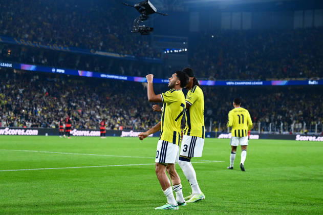Fenerbahce v Slavia Praha - UEFA Champions League ISTANBUL, TURKIYE - OCTOBER 20: Oguz Aydin (70) of Fenerbahce celebrates with his teammates after scoring a goal during the UEFA Champions League Week 3 match between Fenerbahce and Slavia Praha at Chobani Stadium, on October 20, 2026 in Istanbul, Turkiye. Arif Hudaverdi Yaman Anadolu Istanbul Turkey. Editorial use only. Please get in touch for any other usage.  Copyright: x2026xAnadoluxArifxHudaverdixYamanx