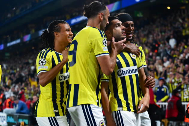 Fenerbahce v Slavia Praha - UEFA Champions League ISTANBUL, TURKIYE - OCTOBER 20: Oguz Aydin (70) of Fenerbahce celebrates with his teammates after scoring a goal during the UEFA Champions League Week 3 match between Fenerbahce and Slavia Praha at Chobani Stadium, on October 20, 2026 in Istanbul, Turkiye. Arif Hudaverdi Yaman Anadolu Istanbul Turkey. Editorial use only. Please get in touch for any other usage.  Copyright: x2026xAnadoluxArifxHudaverdixYamanx