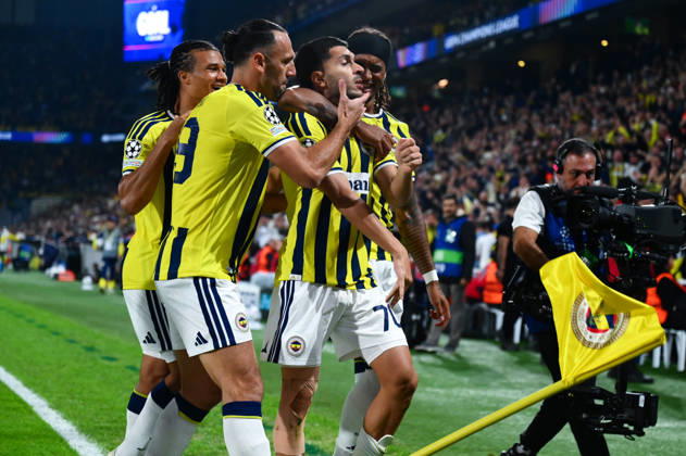 Fenerbahce v Slavia Praha - UEFA Champions League ISTANBUL, TURKIYE - OCTOBER 20: Oguz Aydin (70) of Fenerbahce celebrates with his teammates after scoring a goal during the UEFA Champions League Week 3 match between Fenerbahce and Slavia Praha at Chobani Stadium, on October 20, 2026 in Istanbul, Turkiye. Arif Hudaverdi Yaman Anadolu Istanbul Turkey. Editorial use only. Please get in touch for any other usage.  Copyright: x2026xAnadoluxArifxHudaverdixYamanx