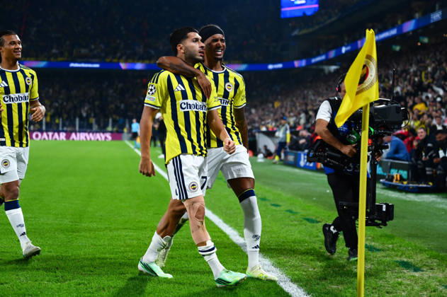 Fenerbahce v Slavia Praha - UEFA Champions League ISTANBUL, TURKIYE - OCTOBER 20: Oguz Aydin (70) of Fenerbahce celebrates with his teammates after scoring a goal during the UEFA Champions League Week 3 match between Fenerbahce and Slavia Praha at Chobani Stadium, on October 20, 2026 in Istanbul, Turkiye. Arif Hudaverdi Yaman Anadolu Istanbul Turkey. Editorial use only. Please get in touch for any other usage.  Copyright: x2026xAnadoluxArifxHudaverdixYamanx