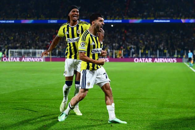 Fenerbahce v Slavia Praha - UEFA Champions League ISTANBUL, TURKIYE - OCTOBER 20: Oguz Aydin (70) of Fenerbahce celebrates with his teammates after scoring a goal during the UEFA Champions League Week 3 match between Fenerbahce and Slavia Praha at Chobani Stadium, on October 20, 2026 in Istanbul, Turkiye. Arif Hudaverdi Yaman Anadolu Istanbul Turkey. Editorial use only. Please get in touch for any other usage.  Copyright: x2026xAnadoluxArifxHudaverdixYamanx