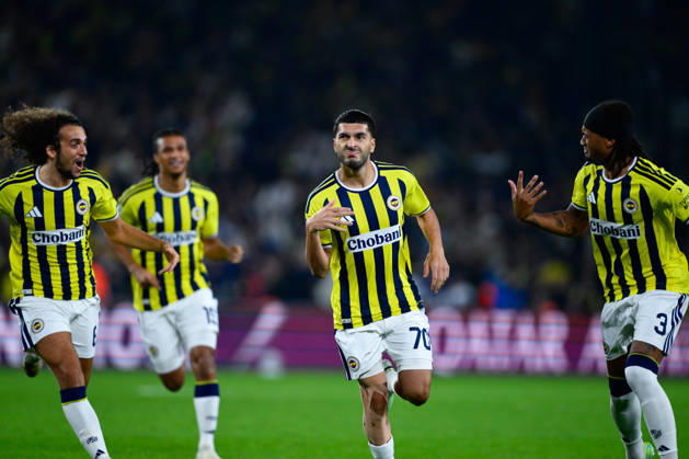 Fenerbahce v Slavia Praha - UEFA Champions League ISTANBUL, TURKIYE - OCTOBER 20: Oguz Aydin (70) of Fenerbahce celebrates with his teammates after scoring a goal during the UEFA Champions League Week 3 match between Fenerbahce and Slavia Praha at Chobani Stadium, on October 20, 2026 in Istanbul, Turkiye. Arif Hudaverdi Yaman Anadolu Istanbul Turkey. Editorial use only. Please get in touch for any other usage.  Copyright: x2026xAnadoluxArifxHudaverdixYamanx