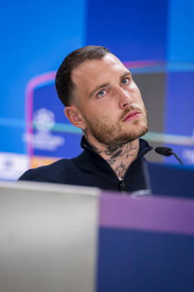 RB Leipzig Training Session And press conference, PK, Pressekonferenz - UEFA Champions League 2026 27 League Phase MD3 MADRID, SPAIN - OCTOBER 20: David Raum of RB Leipzig speaks during the press conference on day ahead of the UEFA Champions League 2026 27 League Phase MD3 at Estadio Bernabeu on October 20, 2026 in Madrid, Spain. Madrid Estadio Bernabeu Madrid Spain Copyright: xAlbertoxGardinx AGardin_20261020_Leipzig_Press_0104