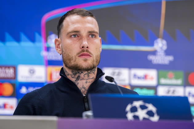 RB Leipzig Training Session And press conference, PK, Pressekonferenz - UEFA Champions League 2026 27 League Phase MD3 MADRID, SPAIN - OCTOBER 20: David Raum of RB Leipzig speaks during the press conference on day ahead of the UEFA Champions League 2026 27 League Phase MD3 at Estadio Bernabeu on October 20, 2026 in Madrid, Spain. Madrid Estadio Bernabeu Madrid Spain Copyright: xAlbertoxGardinx AGardin_20261020_Leipzig_Press_0106