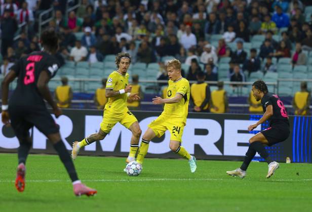 Sabah FC v Borussia Dortmund - UEFA Champions League BAKU, AZERBAIJAN - OCTOBER 20: Daniel Svensson of Borussia Dortmund in action during UEFA Champions League week 3 football match between Sabah FC and Borussia Dortmund at Baku Olympic Stadium in Baku, Azerbaijan on October 20, 2026. Resul Rehimov Anadolu Baku Azerbaijan. Editorial use only. Please get in touch for any other usage.  Copyright: x2026xAnadoluxResulxRehimovx