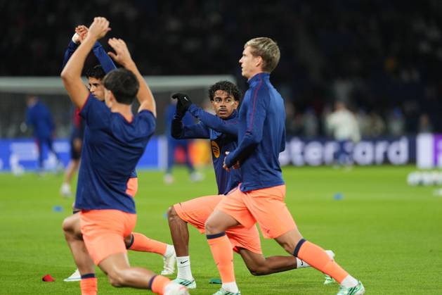 Lamine Yamal of Barcelona warms up before the match Paris Saint-Germain v Barcelona, UEFA Champions League, Football, Parc des Princes, Paris, France - 20 Oct 2026Paris Parc des Princes France  Copyright: xDavexWinter Shutterstockx 17226708i