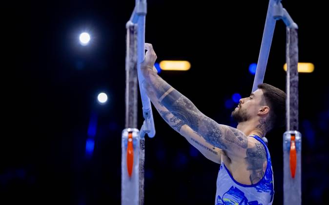 ROTTERDAM - Casimir Schmidt in action during the men s team final at the World Gymnastics Championships in Rotterdam Ahoy. IRIS VAN DEN BROEK ANP xVIxANPxSportx xxANPxIVx 573087248 originalFilename: 573087248.jpg