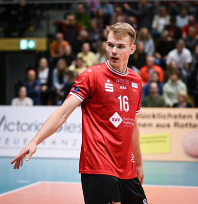 Volleyball 1. Bundesliga Saison 2026 2027 1. Spieltag 20.10.2026 TV Rottenburg - SWD powervolleys Dueren Daniel Sulista (TV Rottenburg) nachdenklich