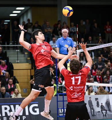 Volleyball 1. Bundesliga Saison 2026 2027 1. Spieltag 20.10.2026 TV Rottenburg - SWD powervolleys Dueren Philipp Friedrich (li, TV Rottenburg) und Aurel Sprenger (re, TV Rottenburg)