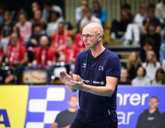 Volleyball 1. Bundesliga Saison 2026 2027 1. Spieltag 20.10.2026 TV Rottenburg - SWD powervolleys Dueren Trainer Christophe Achten (Dueren)