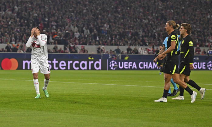 20.10.2026, Fussball UEFA Champions-League League 2026 2027, 3.Spieltag, VfB Stuttgart - Atletico Madrid, in der MHP-Arena Stuttgart, Bilal El Khannouss (Stuttgart) schlägt die Hände vors Gesicht