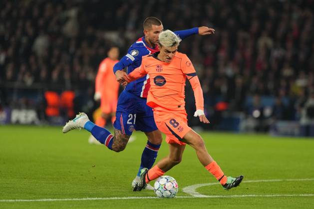 Pedri of Barcelona takes on Lucas Hernandez of PSG Paris Saint-Germain v Barcelona, UEFA Champions League, Football, Parc des Princes, Paris, France - 20 Oct 2026Paris Parc des Princes France  Copyright: xDavexWinter Shutterstockx 17226708ad