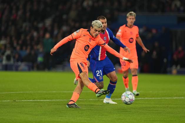 Pedri of Barcelona fires in a shot Paris Saint-Germain v Barcelona, UEFA Champions League, Football, Parc des Princes, Paris, France - 20 Oct 2026Paris Parc des Princes France  Copyright: xDavexWinter Shutterstockx 17226708ac