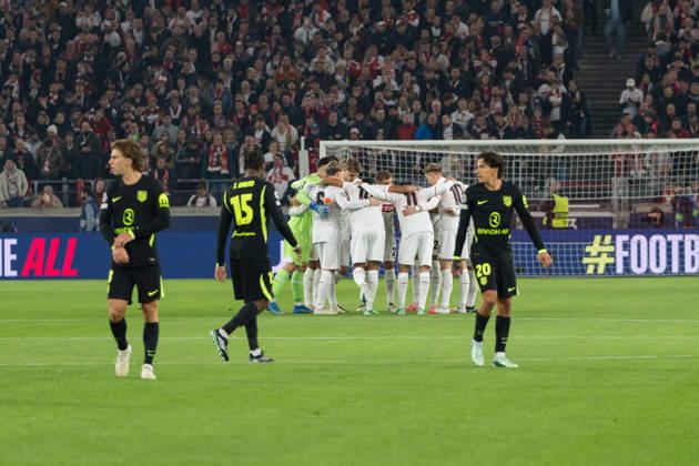 20.10.2026, xjyhynx, Fussball UEFA Champions League, VfB Stuttgart - Atletico Madrid, v.l. Teamkreis VfB Stuttgart Stuttgart