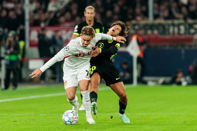 STUTTGART, GERMANY - OCTOBER 20: Maximilian Mittelstaedt (Mittelstädt, Mittelstadt, VfB Stuttgart, 7) controls the ball against Giuliano Simeone (Atletico de Madrid, 20) during the UEFA Champions League match between VfB Stuttgart vs. Atletico de Madrid at Arena Stuttgart on matchday 3 of the UEFA Champions League on October 20, 2026 in Stuttgart, Germany. Baden-Wuerttemberg Germany Copyright: xSteffiexWunderlx