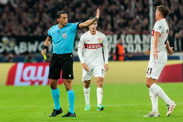 STUTTGART, GERMANY - OCTOBER 20: Referee Serdar Goezuebueyuek (NED) stopping a protesting Grischa Proemel (Prömel, Promel, VfB Stuttgart, 21) during the UEFA Champions League match between VfB Stuttgart vs. Atletico de Madrid at Arena Stuttgart on matchday 3 of the UEFA Champions League on October 20, 2026 in Stuttgart, Germany. Baden-Wuerttemberg Germany Copyright: xSteffiexWunderlx
