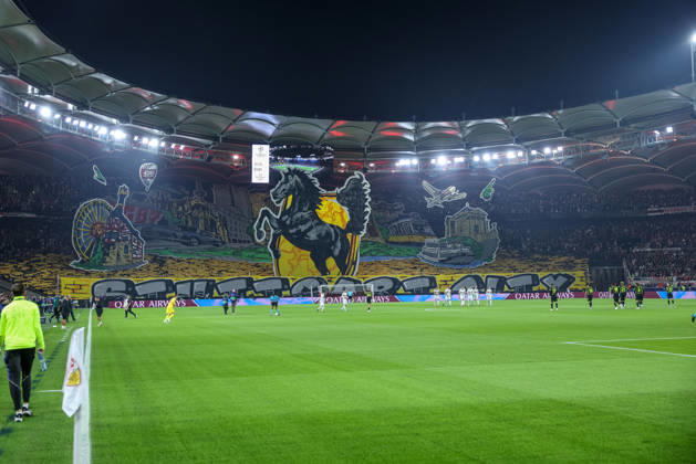 GER, Stuttgart, VfB Stuttgart vs Atletico Madrid, Fussball, UEFA, Spielzeit 2026 2027, Champions League, MHP-Arena, 3. Spieltag im Bild v.l.: Choreo Fans DFB DFL REGULATIONS PROHIBIT ANY USE OF PHOTOGRAPHS AS IMAGE SEQUENCES AND OR QUASI-VIDEO, 200.2026 Copyright: HMBxMedia HendrikxHamelau