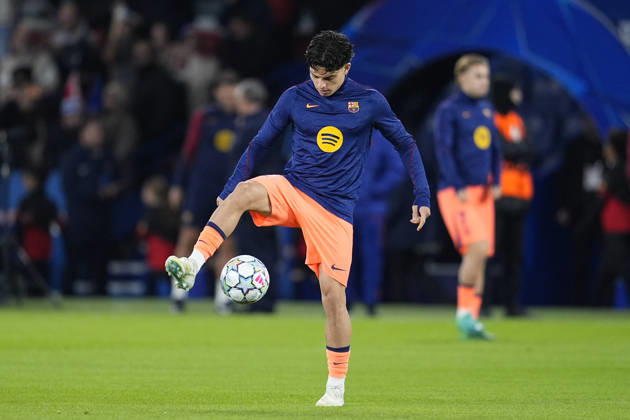 October 20, 2026, Paris, Paris, France: Xavi Espart of FC Barcelona, Barca warms up during the UEFA Champions League 2026 27 League Phase MD3 match between Paris Saint-Germain and FC Barcelona at Parc des Princes on Octuber 20, 2026, in Paris, France. Paris France - ZUMAa181 20261020_zaa_a181_052 Copyright: xDennisxAgyemanx