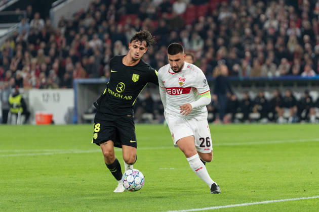 20.10.2026, xjyhynx, Fussball UEFA Champions League, VfB Stuttgart - Atletico Madrid, v.l. Marc Pubill (18, AtlÃ tico Madrid) im Zweikampf mit Deniz Undav (26, VfB Stuttgart) Stuttgart