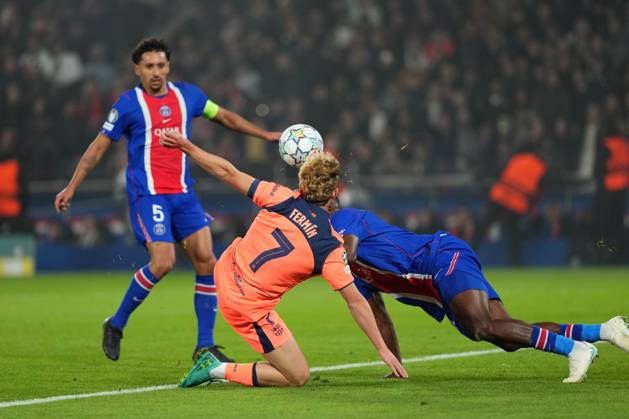 Fermin Lopez of Barcelona sees his goalbound effort blocked by Willian Pacho of PSG Paris Saint-Germain v Barcelona, UEFA Champions League, Football, Parc des Princes, Paris, France - 20 Oct 2026Paris Parc des Princes France  Copyright: xDavexWinter Shutterstockx 17226708bd