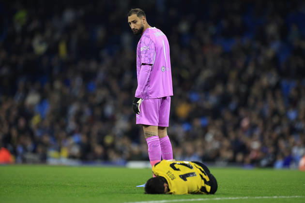 Manchester City v AEK Athens, Champions League Gianluigi Donnarumma (1) of Manchester City looks at Lazaros Rota (12) of AEK Athens as he lies injured during the Champions League match between Manchester City and AEK Athens at the Etihad Stadium, Manchester, UK on 20 October 2026. Manchester Etihad Stadium Manchester UK Editorial use only , Copyright: xConorxMolloyx PSI-25037-0049