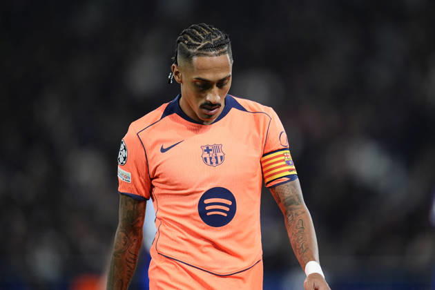 October 20, 2026, Paris, Paris, France: Raphinha of FC Barcelona, Barca looks down during the UEFA Champions League 2026 27 League Phase MD3 match between Paris Saint-Germain and FC Barcelona at Parc des Princes on Octuber 20, 2026, in Paris, France. Paris France - ZUMAa181 20261020_zaa_a181_060 Copyright: xDennisxAgyemanx