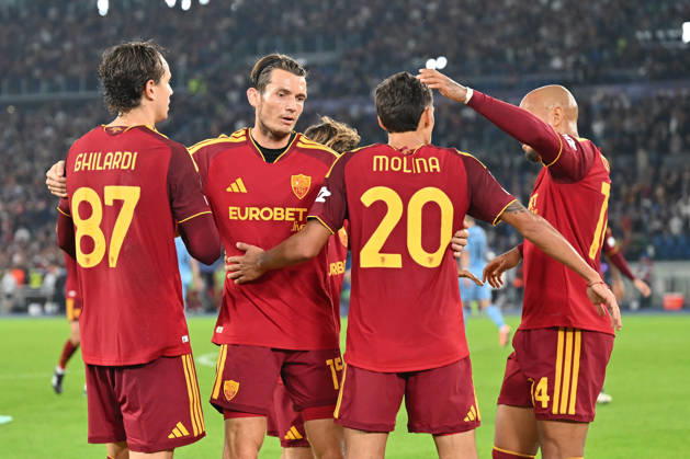 AS Roma v Slovan Bratislava - UEFA Champions League ROME, ITALY - OCTOBER 20 : Nahuer Molina (20) of AS Roma celebrates with is team mates after scoring a goal during the Champions League match between AS Roma and Slovan Bratislava at Stadio Olimpico on October 20, 2026 in Rome, Italy. Claudio Pasquazi Anadolu Rome Italy. Editorial use only. Please get in touch for any other usage. Copyright: x2026xAnadoluxClaudioxPasquazix