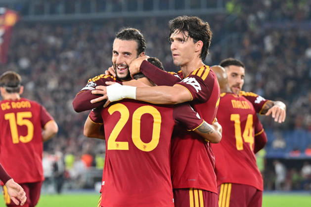 AS Roma v Slovan Bratislava - UEFA Champions League ROME, ITALY - OCTOBER 20 : Nahuer Molina (20) of AS Roma celebrates with is team mates after scoring a goal during the Champions League match between AS Roma and Slovan Bratislava at Stadio Olimpico on October 20, 2026 in Rome, Italy. Claudio Pasquazi Anadolu Rome Italy. Editorial use only. Please get in touch for any other usage. Copyright: x2026xAnadoluxClaudioxPasquazix