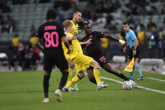 Sabah FC v Borussia Dortmund - UEFA Champions League 2026 27 League Phase MD3 BAKU, AZERBAIJAN - OCTOBER 20: Orphe Mbina of Sabah FC (R) is seen in action under pressure from Daniel Svensson of Borussia Dortmund during the UEFA Champions League 2026 27 League Phase MD3 match between Sabah FC and Borussia Dortmund at Tofig Bahramov Stadium on October 20, 2026 in Baku, Azerbaijan. Baku Tofig Bahramov Stadium Azerbaijan Copyright: x2026xElmirxKarimov PSxImagesxElmirxKarimov PSxImagesx