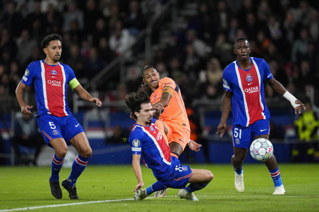 October 20, 2026, Paris, Paris, France: Raphinha of FC Barcelona, Barca in action during the UEFA Champions League 2026 27 League Phase MD3 match between Paris Saint-Germain and FC Barcelona at Parc des Princes on Octuber 20, 2026, in Paris, France. Paris France - ZUMAa181 20261020_zaa_a181_092 Copyright: xDennisxAgyemanx