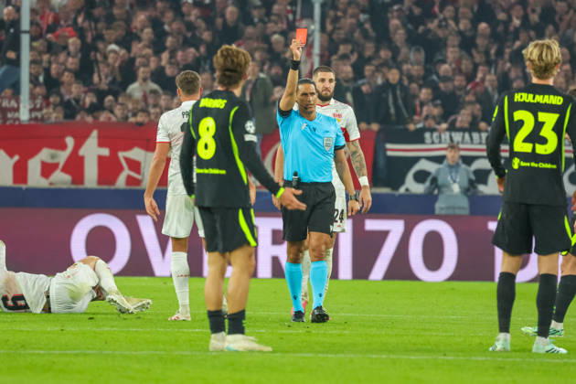 20.10.26 VfB Stuttgart - Atletico Madrid Deutschland, Stuttgart, 20.10.2026, Fussball, UEFA Champions League, Saison 2026 2027, VfB Stuttgart - Atletico Madrid: Morten Hjulmand (Atletico Madrid); rote Karte.