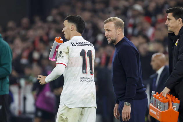 Bilal El Khannouss (VfB Stuttgart, 11) und Sebastian Hoeneß, Hoeness (VfB Stuttgart, Trainer) im Dialog, im Gespräch, im Austausch, in Kommunikation , Deutschland, Fussball, UEFA Champions League, 3. Spieltag, 2026 2027, VfB Stuttgart vs. Atletico Madrid, 20.10.2026, Stuttgart Arena Stuttgart Deutschland Copyright: xGrantxHubbsx