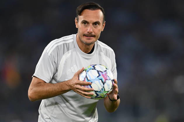 AS Roma v SK Slovan Bratislava - UEFA Champions League 2026 27 League Phase MD3 Simone Farelli, goalkeeping coach for A.S. Roma, is present during the warm-up prior to the UEFA Champions League league phase match between A.S. Roma and S.K. Slovan Bratislava at the Olympic Stadium in Rome, Italy, on October 20, 2026. Rome Italy Italy  Copyright: xDomenicoxCippitellix originalFilename:cippitelli-asromavs261020_npS2J.jpg
