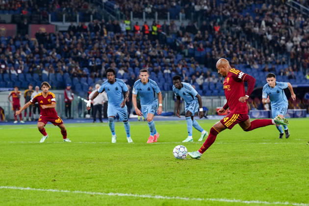 AS Roma v SK Slovan Bratislava - UEFA Champions League 2026 27 League Phase MD3 Donyell Malen of AS Roma scores fourth goal during the AS Roma v SK Slovan Bratislava. - UEFA Champions League 2026 27 League Phase MD3 at Stadio Olimpico on October 20, 2026 in Rome, Italy Rome Stadio Olimpico Lazio Italy Copyright: xGiuseppexMaffiax 261020_UCL_Roma-SlovanBratislava_GM_02067