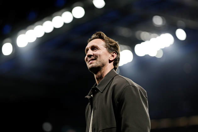FC Porto v PSV Eindhoven - UEFA Champions League 2026 27 League Phase MD3 Luuk de Jong is honored before the UEFA Champions League 2026 27 League Phase Matchday 3 match between FC Porto and PSV at Estadio do Dragao in Porto, Portugal, on October 20, 2026. porto Porto Portugal Copyright: xLuisxEirasx originalFilename:eiras-uefacham261020_nptoc