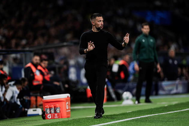 FC Porto v PSV Eindhoven - UEFA Champions League 2026 27 League Phase MD3 Francesco Farioli, head coach of FC Porto, is pictured during the UEFA Champions League 2026 27 League Phase Matchday 3 match between FC Porto and PSV at Estadio do Dragao in Porto, Portugal, on October 20, 2026. porto Porto Portugal Copyright: xLuisxEirasx originalFilename:eiras-uefacham261020_npaFF