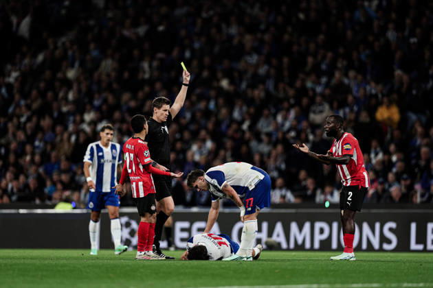 FC Porto v PSV Eindhoven - UEFA Champions League 2026 27 League Phase MD3 Lutsharel Geertruida of PSV receives a yellow card during the UEFA Champions League 2026 27 League Phase MD3 match between FC Porto and PSV at Estadio do Dragao in Porto, Portugal, on October 20, 2026. porto Porto Portugal Copyright: xLuisxEirasx originalFilename:eiras-uefacham261020_npdHc