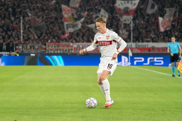 Chris Führich (VfB Stuttgart, 10) am Ball, Aktion, Dribbling, dribbeln, Angriff, GER, VfB Stuttgart vs. Atlà tico Madrid, Fussball, UEFA Champions League, Spieltag 3, Spielzeit 2026 2027, 20.10.2026, GER, VfB Stuttgart vs. Atlà tico Madrid, Fussball, UEFA Champions League, Spieltag 3, Spielzeit 2026 2027, 20.10.2026, Stuttgart Copyright: xEibner-Pressefoto EdwardxCheungx EP_ECG